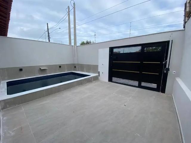 Casa / Sobrado para Venda em Mongaguá/SP Plataforma 2 Quartos