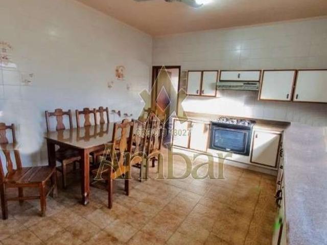 Casa / Sobrado para Venda em Mococa/SP Centro 4 Quartos