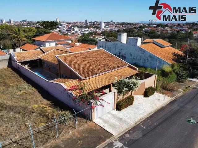 Casa / Sobrado para Venda em Mococa/SP Jardim São Luiz 4 Quartos