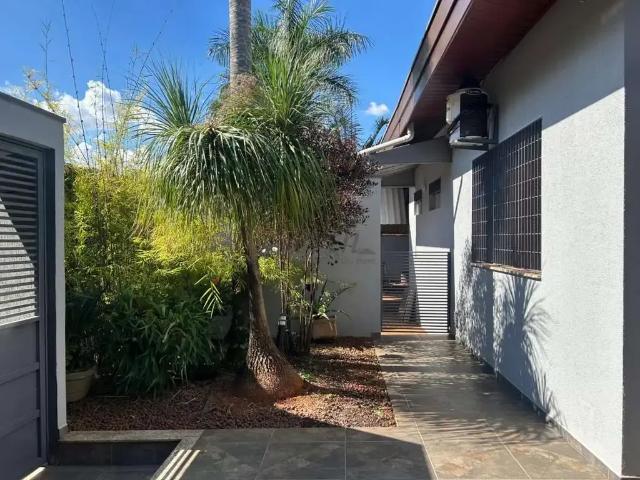Casa / Sobrado para Venda em Mogi Mirim/SP Aterrado 4 Quartos