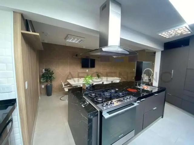 Casa / Sobrado para Venda em Mogi das Cruzes/SP Vila Oliveira 4 Quartos