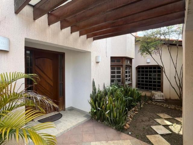 Casa / Sobrado para Venda em Mogi das Cruzes/SP Vila Oliveira 4 Quartos