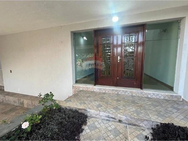 Casa / Sobrado para Venda em Mogi das Cruzes/SP Vila Oliveira 6 Quartos