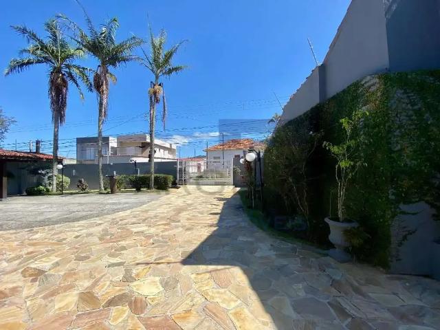 Casa / Sobrado para Venda em Mogi das Cruzes/SP Vila Suissa 5 Quartos