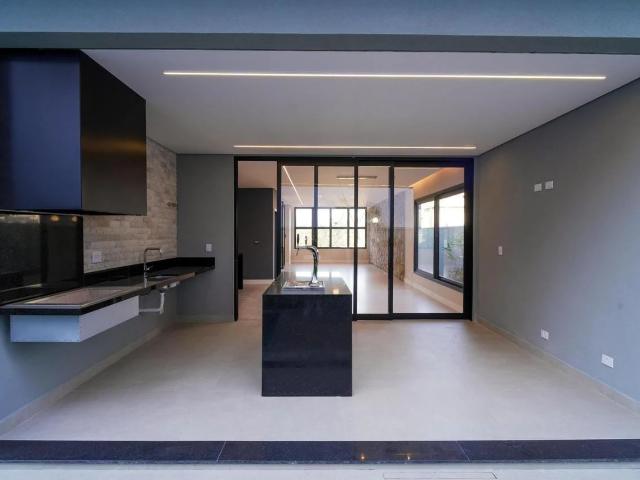 Casa / Sobrado para Venda em Mogi das Cruzes/SP Fazenda Rodeio 4 Quartos