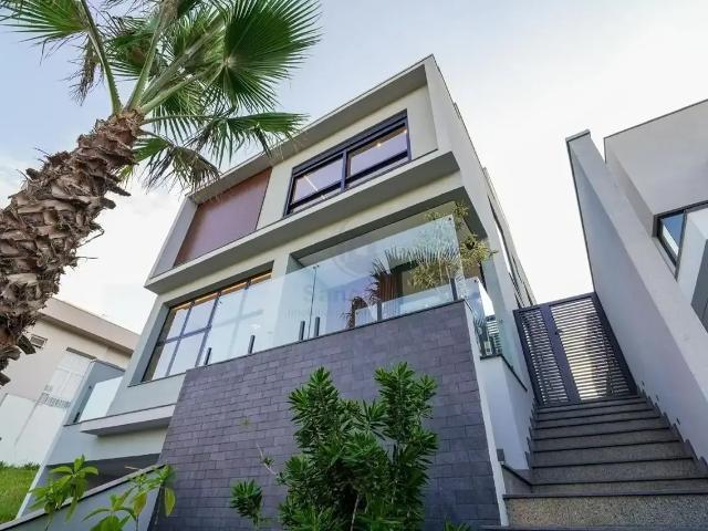 Casa / Sobrado para Venda em Mogi das Cruzes/SP Fazenda Rodeio 4 Quartos
