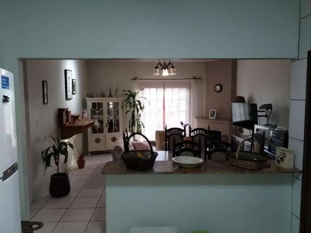 Casa / Sobrado para Venda em Morro Redondo/RS Centro 4 Quartos