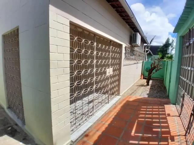 Casa / Sobrado para Venda em Natal/RN Alecrim 3 Quartos