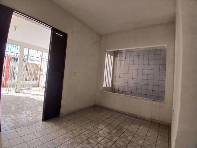 Casa / Sobrado para Venda em Natal/RN Alecrim 2 Quartos