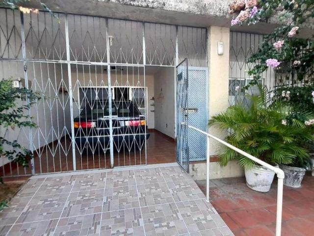 Casa / Sobrado para Venda em Natal/RN Barro Vermelho 4 Quartos