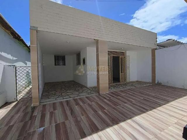 Casa / Sobrado para Venda em Natal/RN Barro Vermelho 5 Quartos