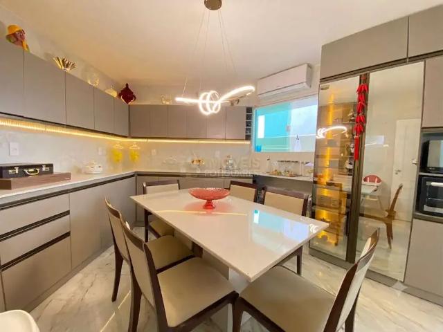 Casa / Sobrado para Venda em Natal/RN Candelária 5 Quartos