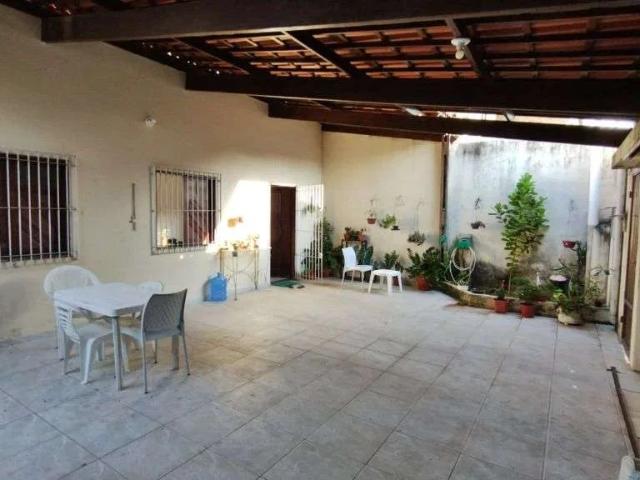 Casa / Sobrado para Venda em Natal/RN Lagoa Nova 4 Quartos