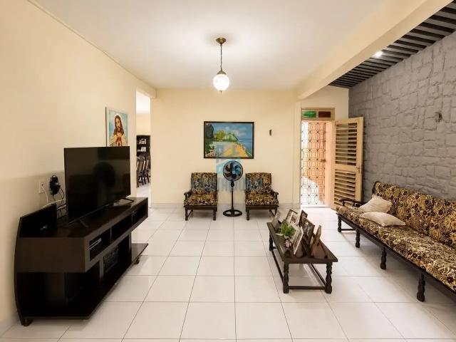 Casa / Sobrado para Venda em Natal/RN Lagoa Nova 5 Quartos