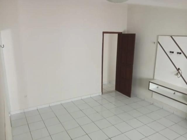 Casa / Sobrado para Venda em Natal/RN Pitimbu 3 Quartos