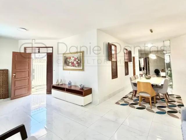 Casa / Sobrado para Venda em Natal/RN Tirol 4 Quartos