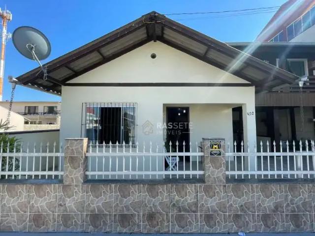 Casa / Sobrado para Venda em Navegantes/SC Centro 4 Quartos