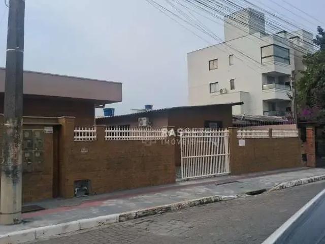 Casa / Sobrado para Venda em Navegantes/SC Centro 7 Quartos