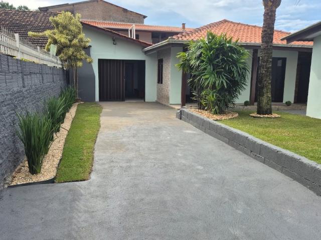 Casa / Sobrado para Venda em Navegantes/SC Meia Praia 3 Quartos
