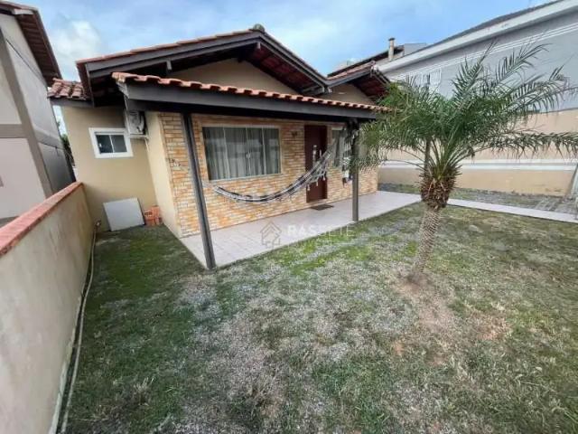 Casa / Sobrado para Venda em Navegantes/SC Meia Praia 3 Quartos