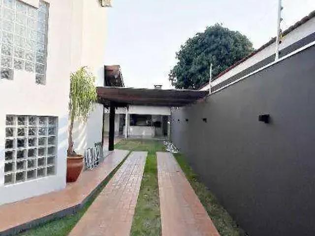 Casa / Sobrado para Venda em Naviraí/MS Centro 3 Quartos