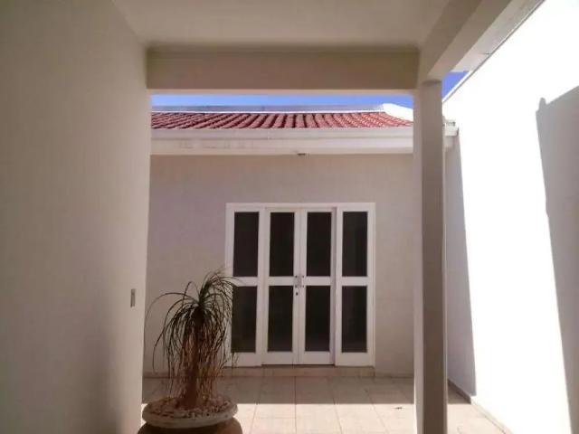 Casa / Sobrado para Venda em Nhandeara/SP Centro 3 Quartos