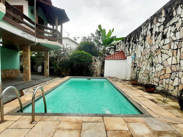 Casa / Sobrado para Venda em Niterói/RJ Camboinhas 4 Quartos