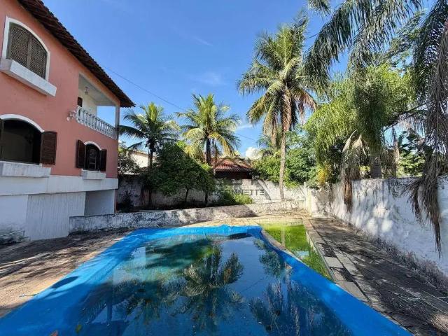 Casa / Sobrado para Venda em Niterói/RJ Camboinhas 6 Quartos