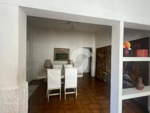 Casa / Sobrado para Venda em Niterói/RJ Centro 4 Quartos