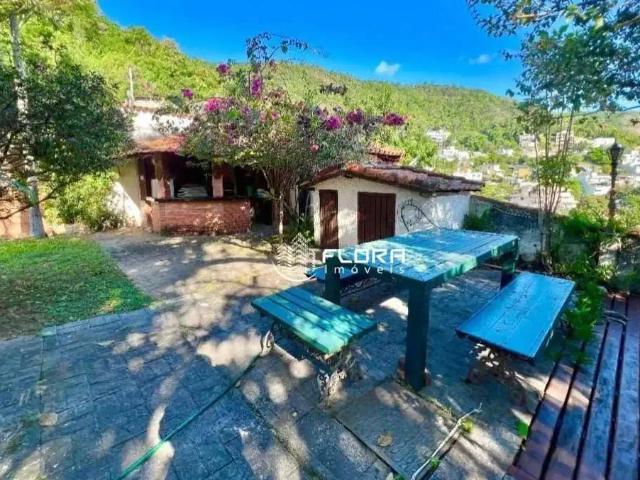 Casa / Sobrado para Venda em Niterói/RJ Charitas 4 Quartos