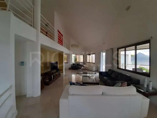 Casa / Sobrado para Venda em Niterói/RJ Charitas 5 Quartos