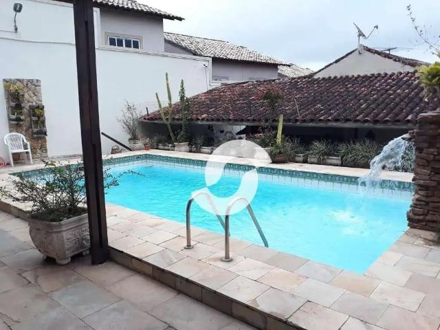 Casa / Sobrado para Venda em Niterói/RJ Badu 4 Quartos