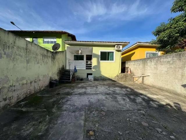 Casa / Sobrado para Venda em Niterói/RJ Engenho do Mato 2 Quartos