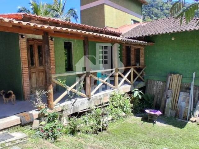 Casa / Sobrado para Venda em Niterói/RJ Engenho do Mato 2 Quartos