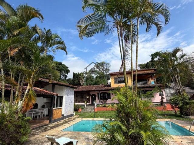Casa / Sobrado para Venda em Niterói/RJ Engenho do Mato 4 Quartos