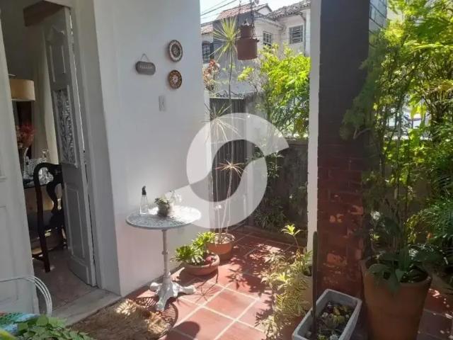Casa / Sobrado para Venda em Niterói/RJ Fonseca 4 Quartos