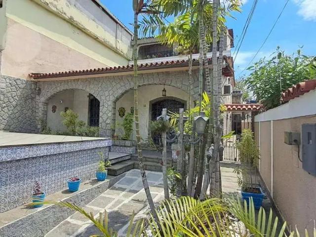 Casa / Sobrado para Venda em Niterói/RJ Fonseca 8 Quartos
