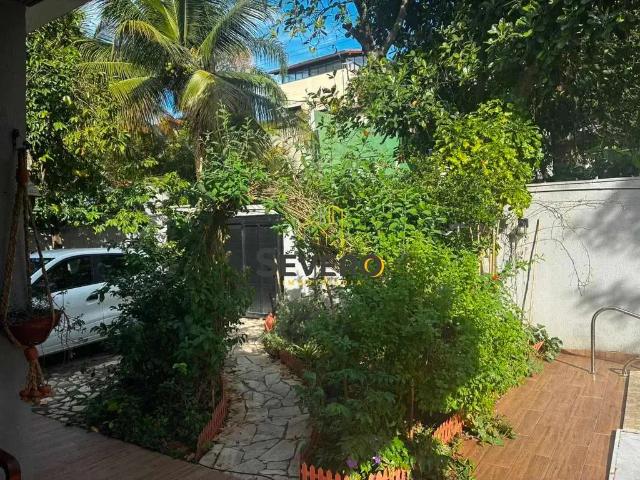 Casa / Sobrado para Venda em Niterói/RJ Ingá 2 Quartos