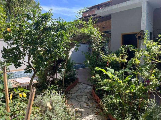 Casa / Sobrado para Venda em Niterói/RJ Ingá 2 Quartos