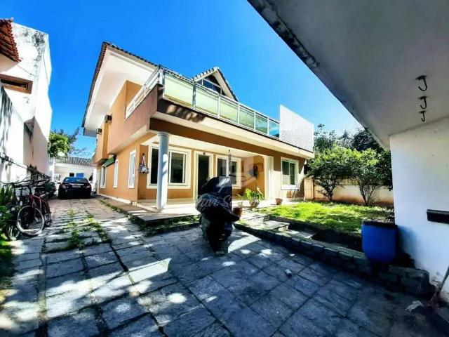 Casa / Sobrado para Venda em Niterói/RJ Itacoatiara 4 Quartos