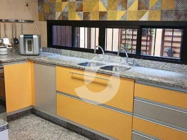 Casa / Sobrado para Venda em Niterói/RJ Itacoatiara 4 Quartos