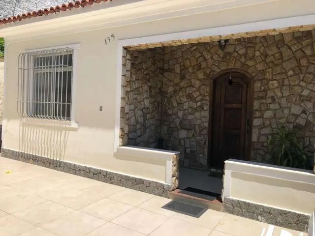 Casa / Sobrado para Venda em Niterói/RJ Barreto 4 Quartos