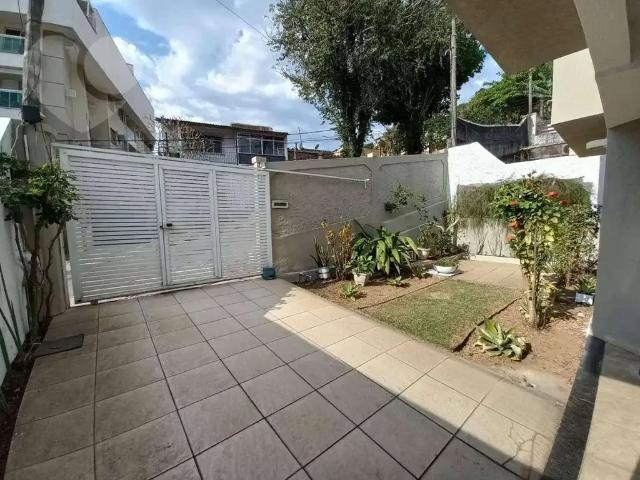 Casa / Sobrado para Venda em Niterói/RJ São Francisco 4 Quartos
