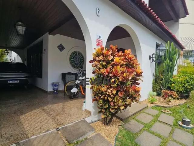 Casa / Sobrado para Venda em Niterói/RJ São Francisco 4 Quartos