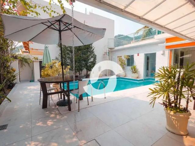 Casa / Sobrado para Venda em Niterói/RJ São Francisco 4 Quartos