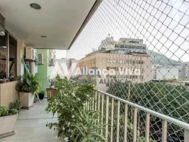 Casa / Sobrado para Venda em Niterói/RJ São Francisco 4 Quartos