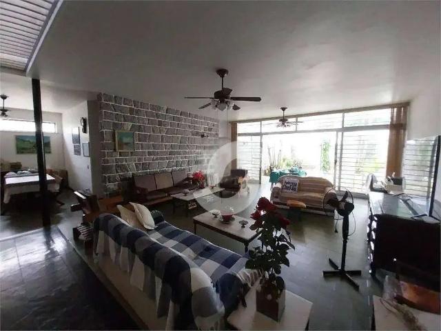 Casa / Sobrado para Venda em Niterói/RJ São Francisco 4 Quartos