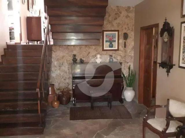 Casa / Sobrado para Venda em Niterói/RJ São Francisco 4 Quartos