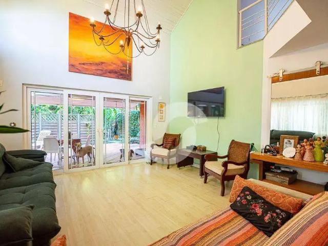 Casa / Sobrado para Venda em Niterói/RJ São Francisco 4 Quartos