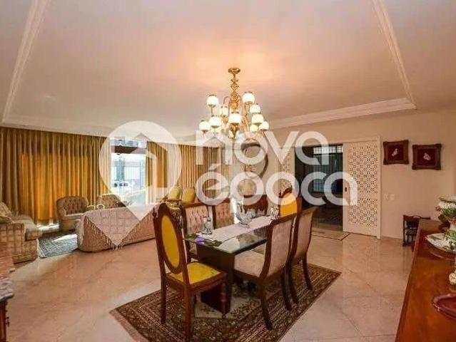 Casa / Sobrado para Venda em Niterói/RJ São Francisco 4 Quartos